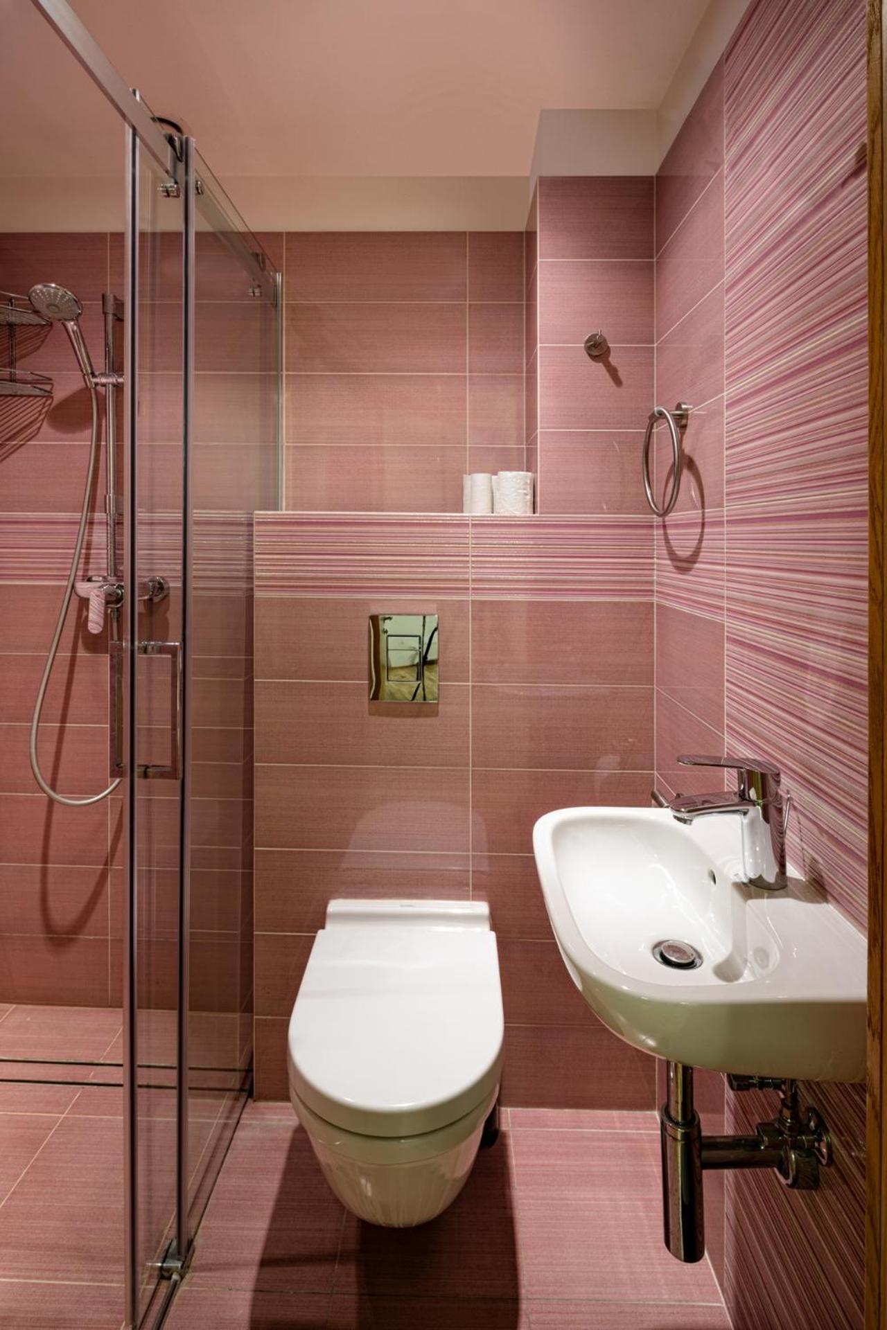 Old Two Bedroom At Galleria Leilighet