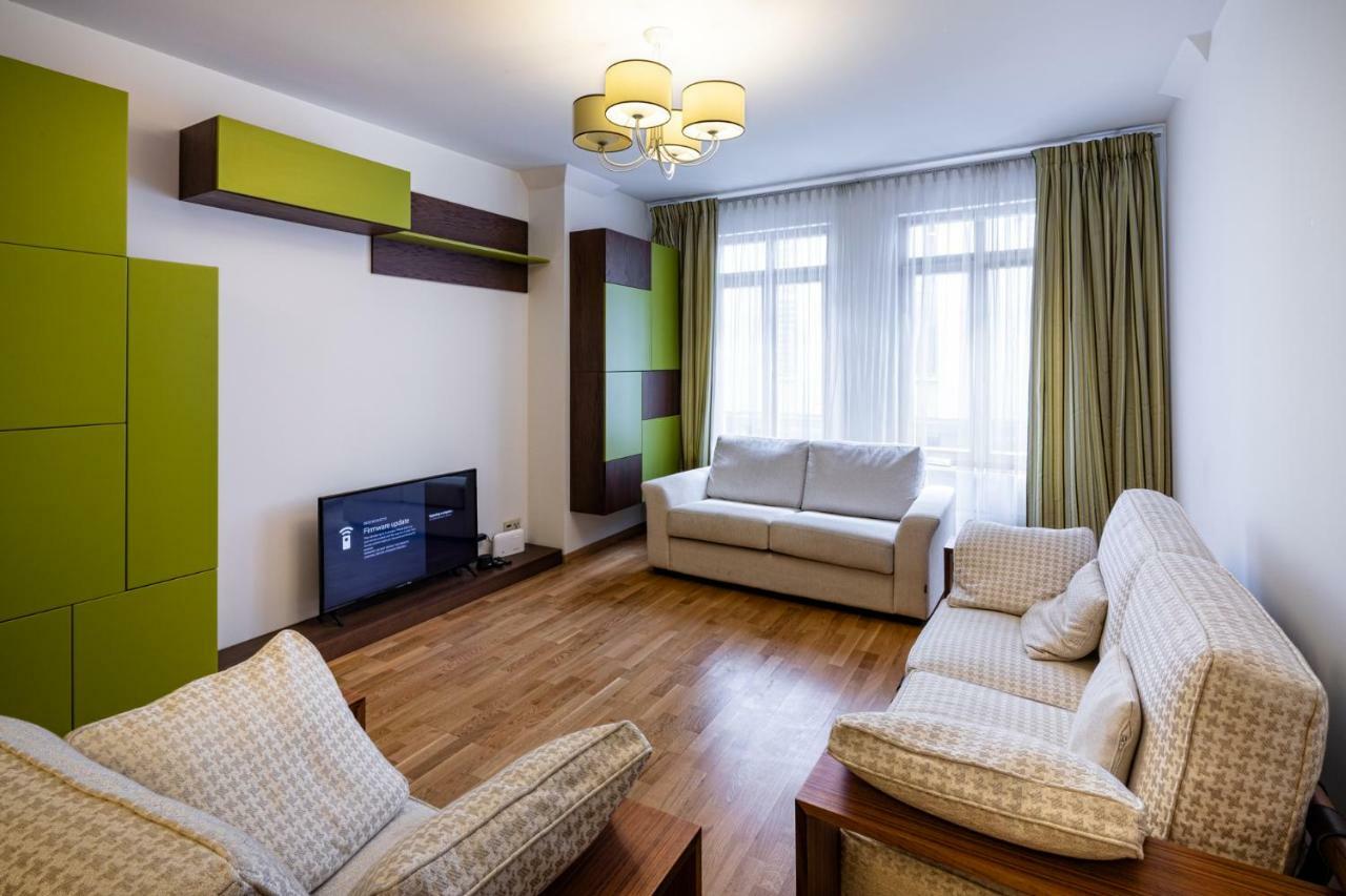 Old Two Bedroom At Galleria * Riga